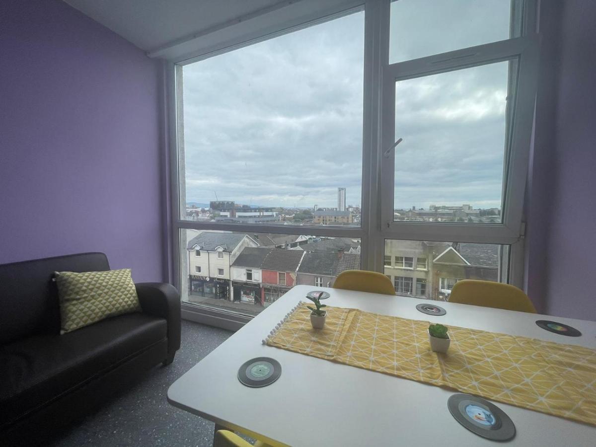 Albergue Neon 160 Swansea Exterior foto