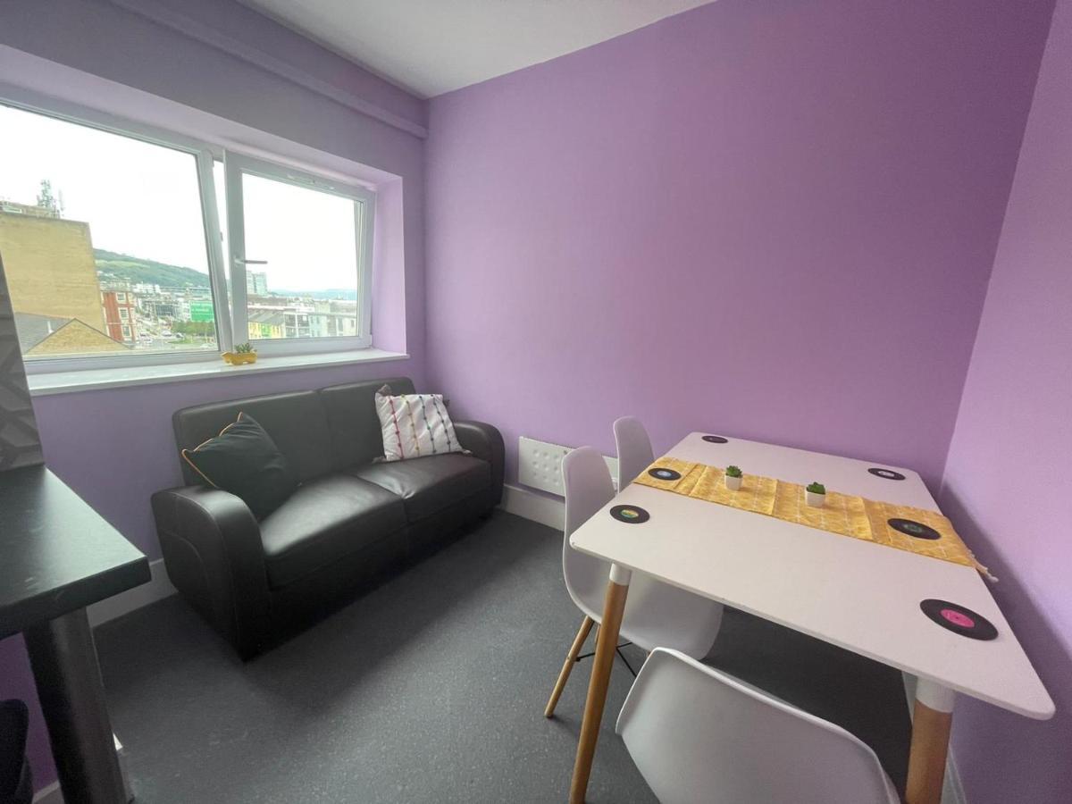 Albergue Neon 160 Swansea Exterior foto