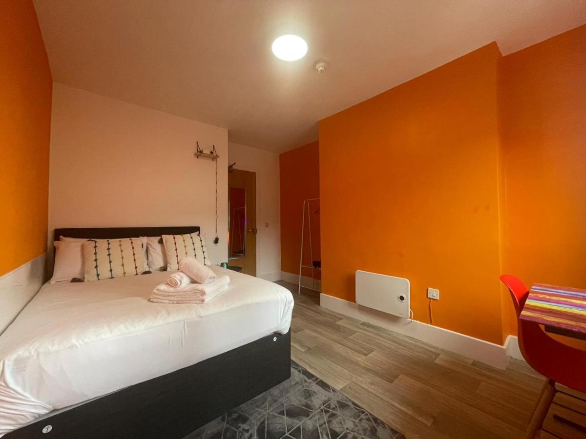 Albergue Neon 160 Swansea Exterior foto