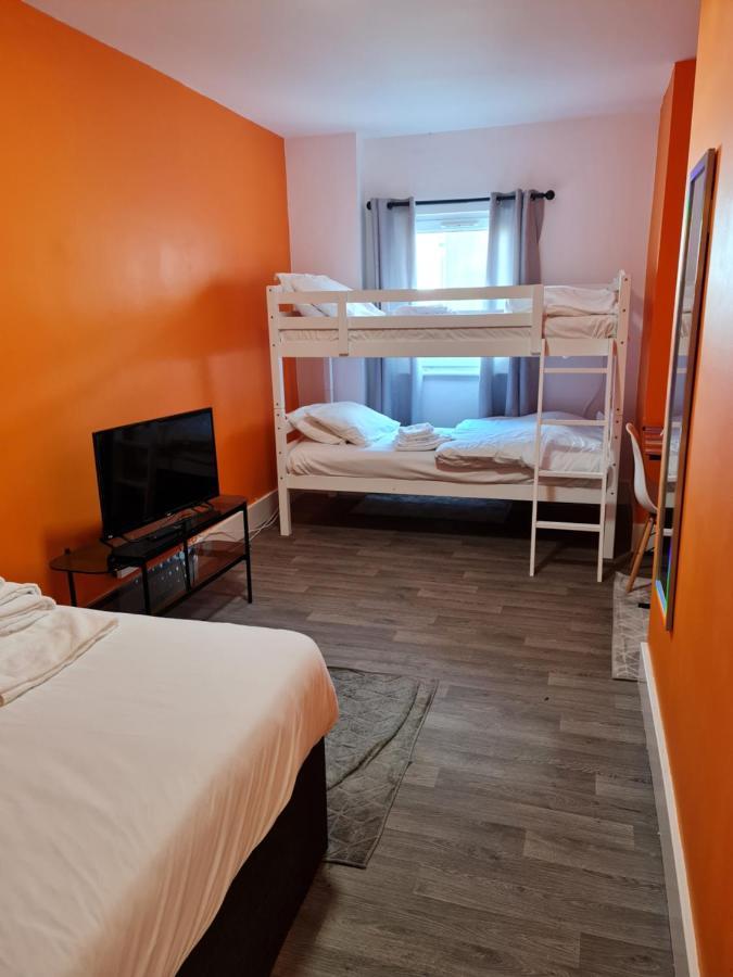 Albergue Neon 160 Swansea Exterior foto