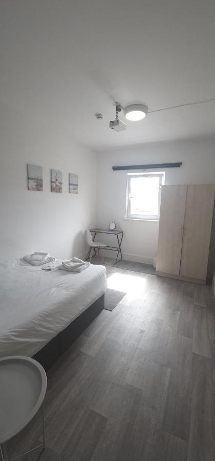 Albergue Neon 160 Swansea Exterior foto