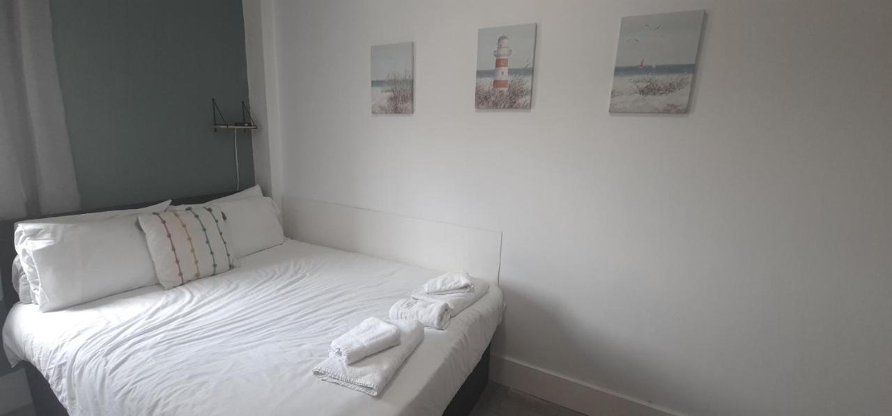 Albergue Neon 160 Swansea Exterior foto